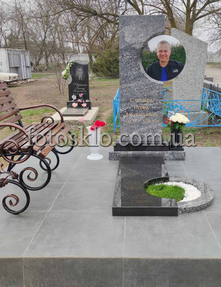 Памятник из гранита для папы