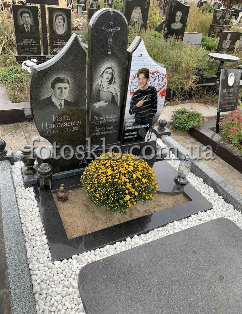 Памятник на двоих из гранита