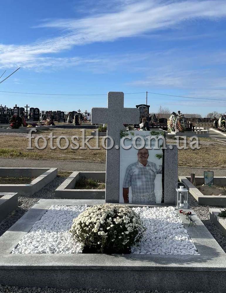 pamytnik na dvoix s krestom(fotosklo.com.ua)2