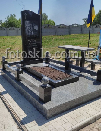 Памятник военному Герою, с гравировкой